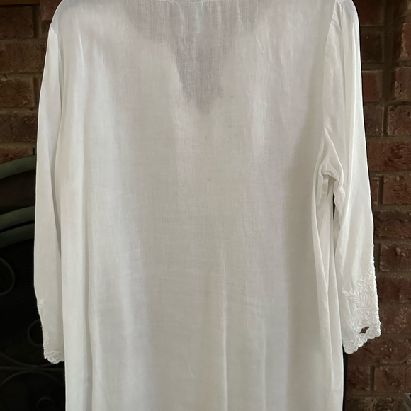 J Jill white embroidered top size Medium - Picture 2 of 2